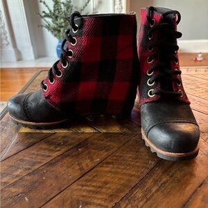 Almost brand new Sorel Boots in size 6,5